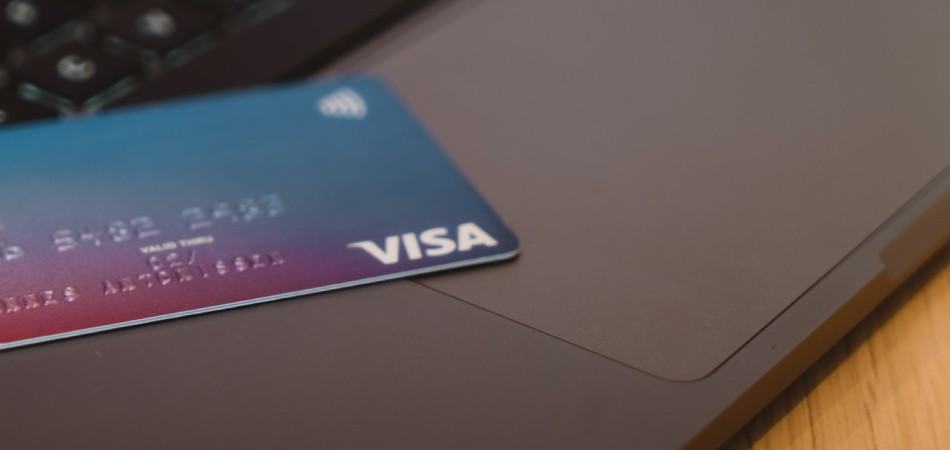 Банки РФ, попавшие под санкции, не смогут выпускать карты Visa и Mastercard